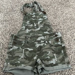 Like new. Camouflage girls overalls
